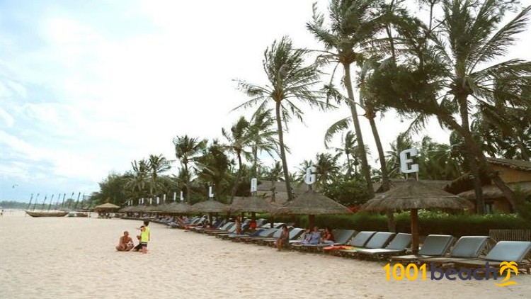 Bamboo Village Beach Resort & Spa фото